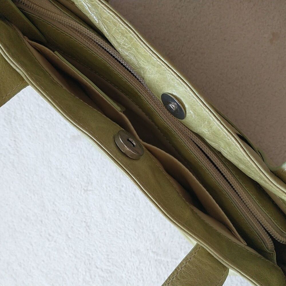 Roberto Gandolfi Leather Handbag Lime Green Bow 5.5x11x4" *READ - Picture 7 of 11